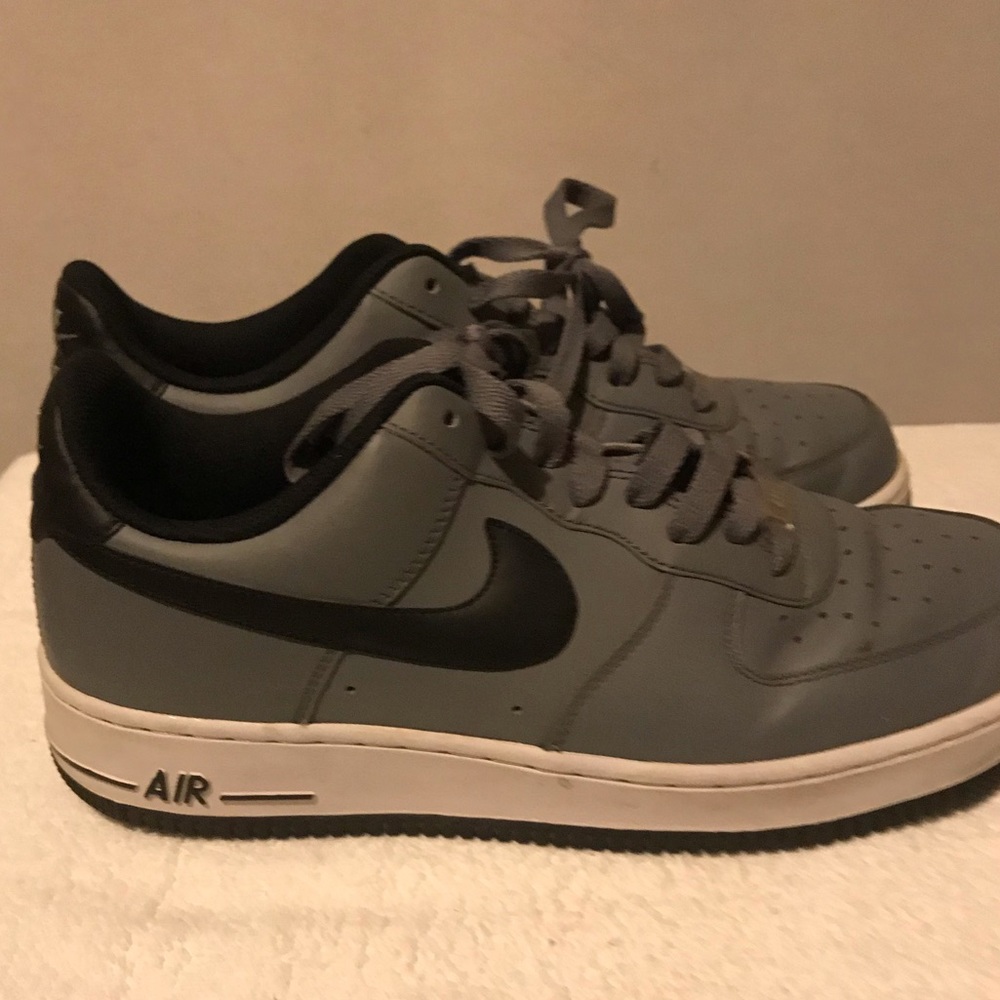Nike AirForce 1 low grey/black size 9.5